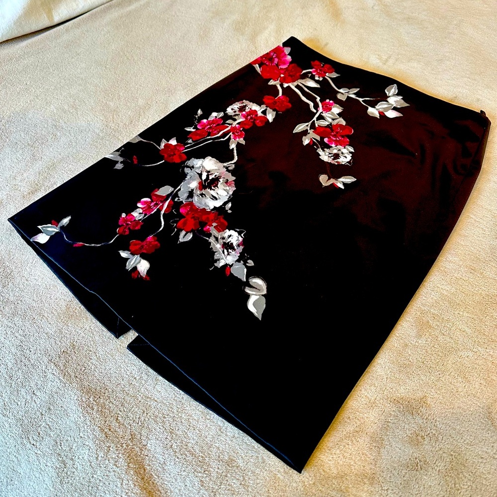 WHBM PENCIL SKIRT